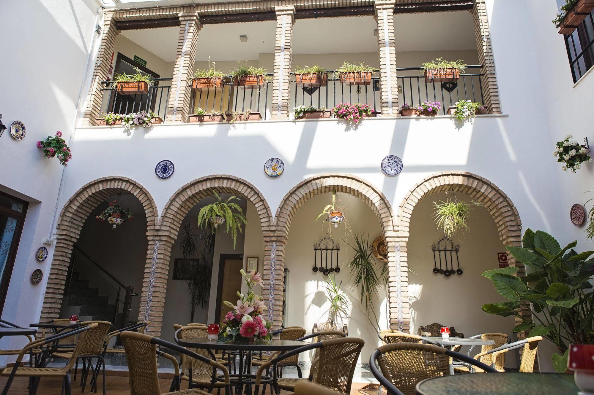 Hotel De Los Faroles Кордова Экстерьер фото