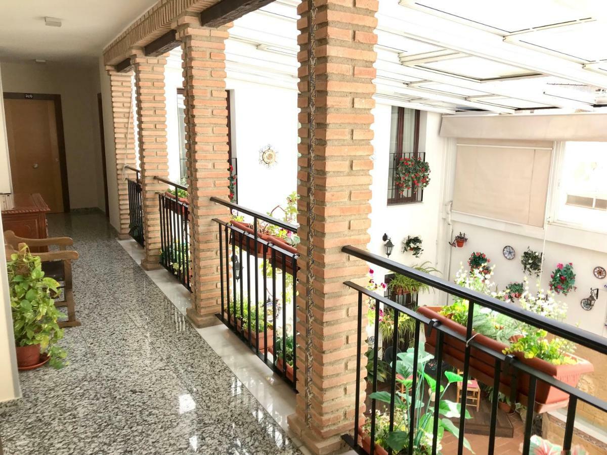 Hotel De Los Faroles Кордова Экстерьер фото